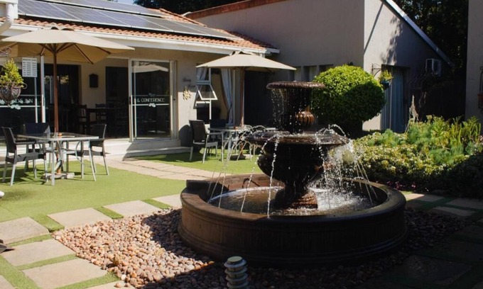 Greater Johannesburg Metropolitan Area Bed & Breakfast | Oaklands inn and Conference centre
