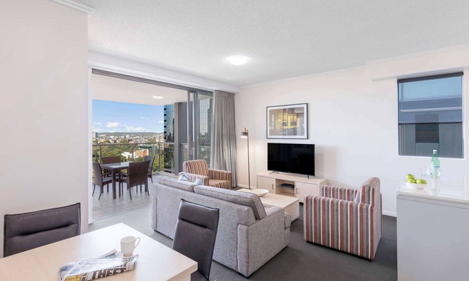 Brisbane Central Business District Apartment | Oaks Brisbane on Margaret Suites