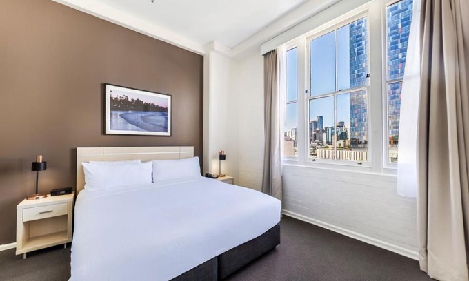 Darling Harbour Apartment | Oaks Sydney Goldsbrough Suites