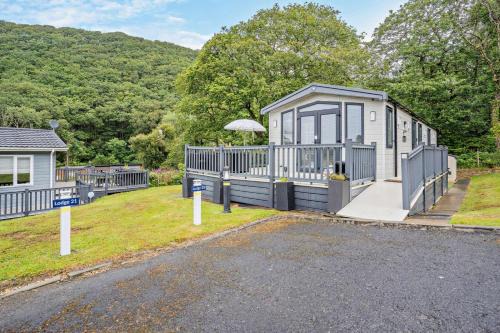 Felinfach House | Oakstream lodge 21