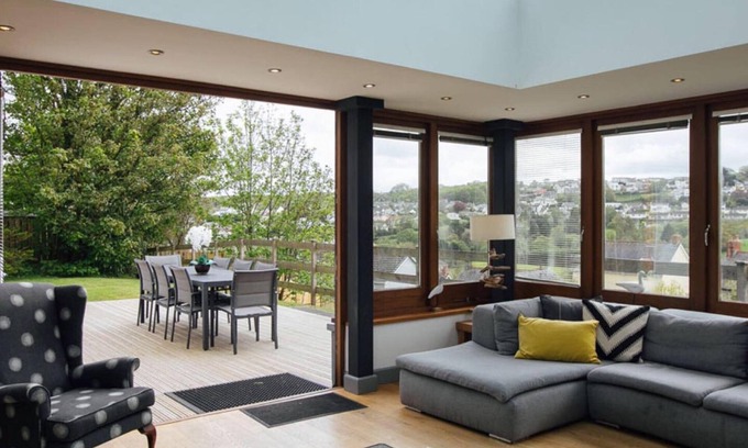 Saundersfoot House | Oaktree Lodge - Luxury Cottage Hot Tub Sea Views