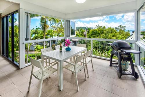 Hamilton Island Apartment | Oasis 1, 2 Bedroom, 1 Bathroom Apartment with Buggy!
