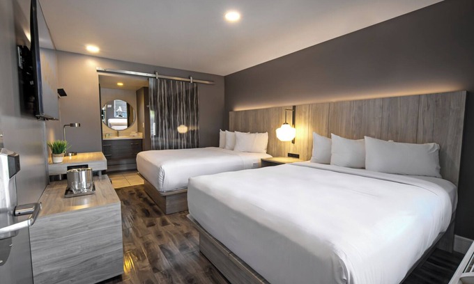 Downtown Las Vegas Hotel | Oasis at Gold Spike