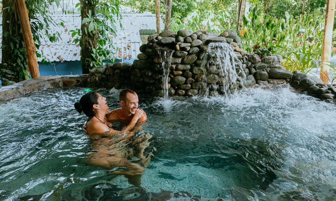 Valle Pura Vida Bed & Breakfast | Oasis Diverse Adult Retreat.