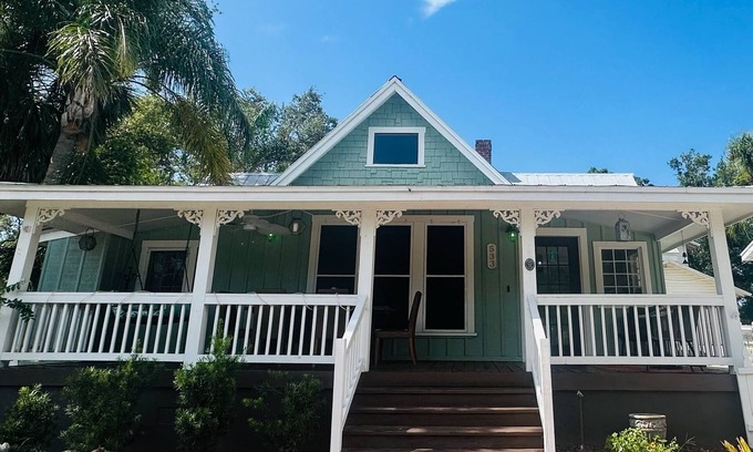 Tarpon Springs House | Oasis in Tarpon Springs