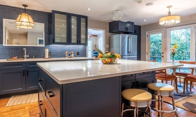 Belvedere Park House | Oasis in the City- Great Location Awesome House
