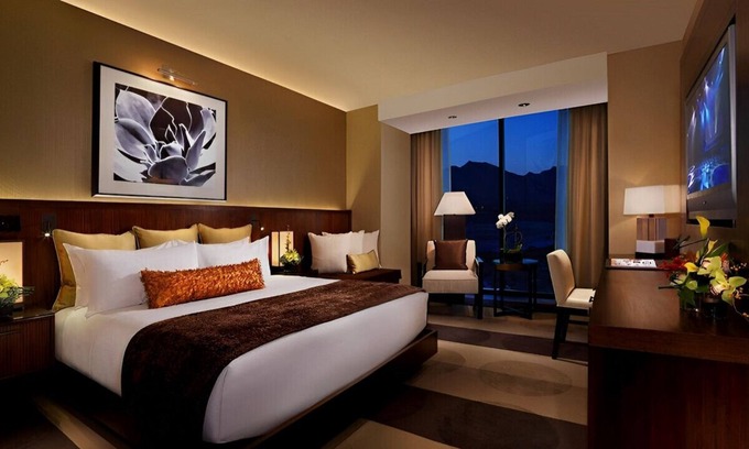 Aliante Sun City House | Oasis of Tranquility W/ Excellent Room Service!