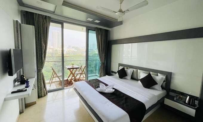 Goregaon East Apartment | Oberoi Towers - A beautiful home for those who demand quality stay