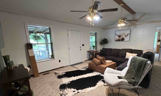 Celina House | Obey River House: minutes from downtown Celina and Dale Hollow Lake