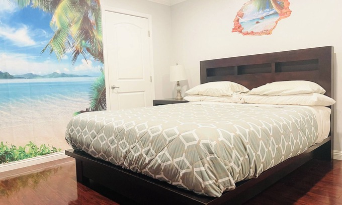 Sherwood Forest and Thistle Development House | OC Vacation.