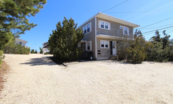 Point Pleasant Beach House | OCE1422L | 2BR 1 ba w/Private Beach Access! 1st Flr unit w/parking, PETS!