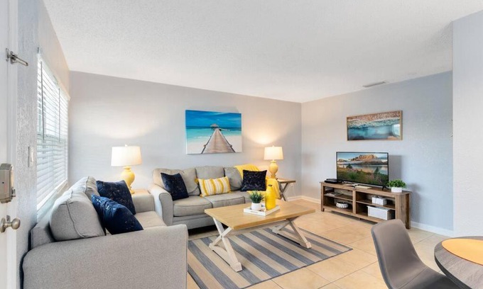 Indian Harbour Beach Apartment | Ocean 16 - Pier View