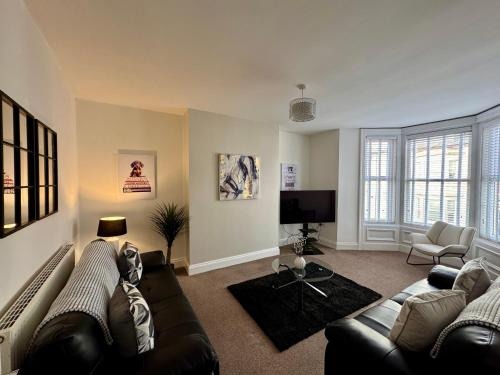 Whitley Bay Apartment | Ocean Apartment, Spacious 5 bedroom holiday home