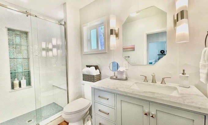 Point Loma Heights House | Ocean Beach 2 Bedroom 2 Bath with Parking and BBQ