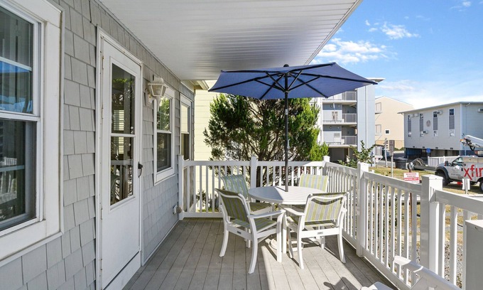 Midtown Ocean City Cottage | Ocean block cottage nestled steps away from OC shoreline FREE LINENS