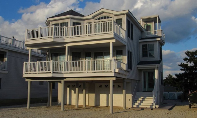 Ship Bottom House | Ocean block house with views of the ocean