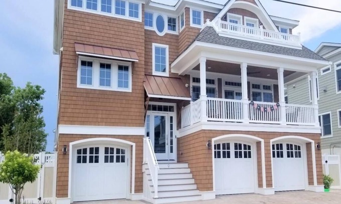 North Beach Haven House | Ocean Block with Pool in Brant Beach!