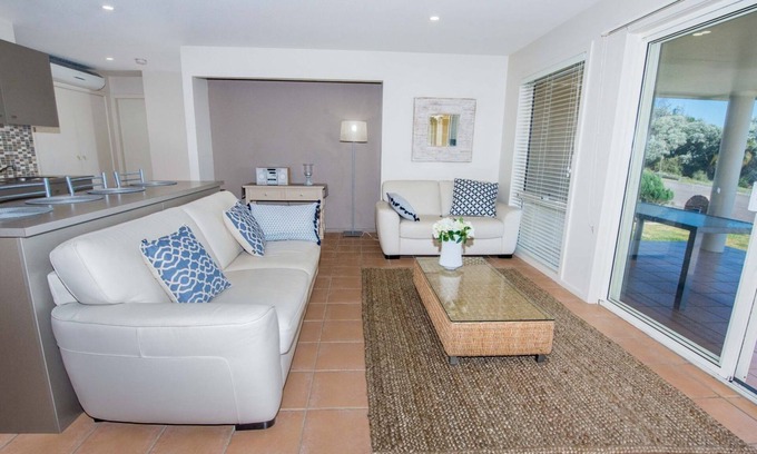 Boat Harbour Apartment | Ocean breeze at boat harbour