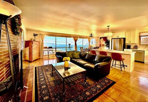 Westlake House | Ocean Breeze Coastal Getaway