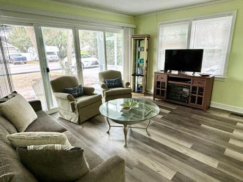Myrtle Beach House | Ocean Breeze Cottage Pet Friendly