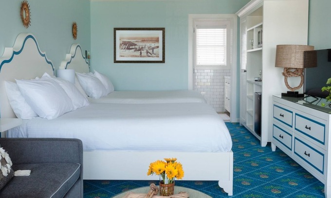 Cape May Hotel | Ocean Breeze & Easy Living – Outdoor Pool, Bikes & Beachfront Relaxation