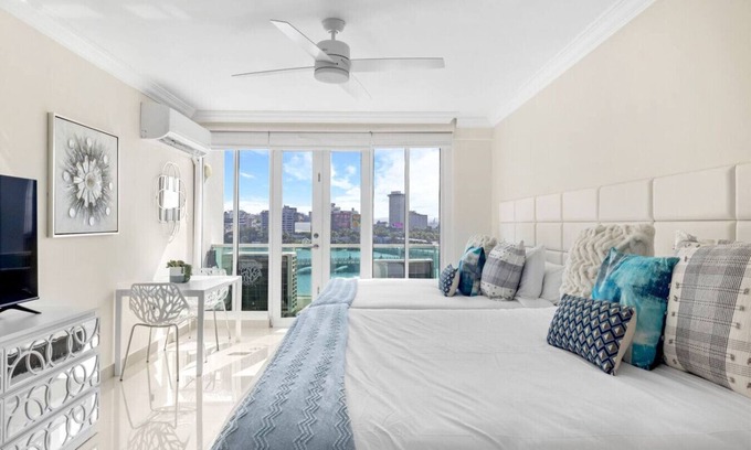 Puerta de Tierra Apartment | Ocean Breeze Studio | Lagoon View | Pool, Hot Tub