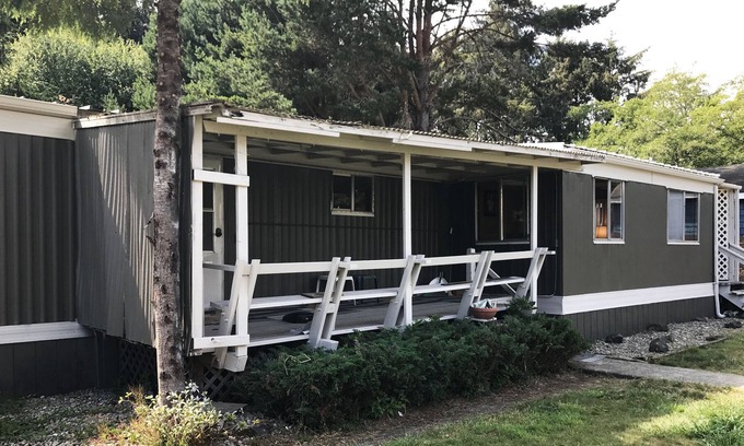 Ocean City House | Ocean City WA** Creek&Ocean Estate & Cabins - Mobile Home - WIFI & Full Kitchen