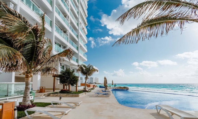 Punta Cancun Hotel | Ocean Dream Cancun by GuruHotel