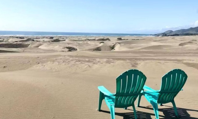 Inglenook House | Ocean Dunes Retreat - Cozy beach cottage just minutes from the beach!