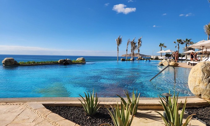San Jose del Cabo Resort | Ocean Front 3 Bdrm Penthouse at the beautiful Villa La Valencia.