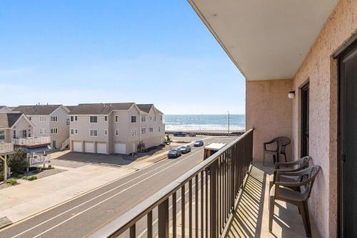North Wildwood Apartment | Ocean Front 3 Bedroom