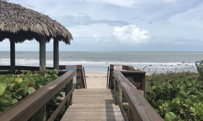 Fort Pierce Shores Apartment | Ocean Front Apartment with Amazing beach and sunrise