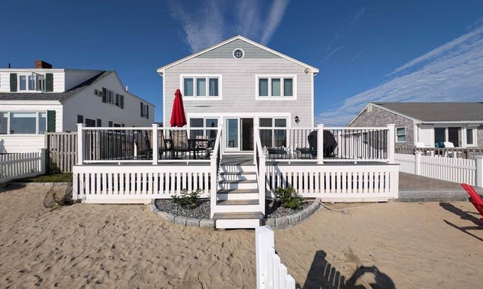 Ocean Bluff-Brant Rock House | Ocean Front House in Ocean Bluff - Enjoy the Sunrise from the Deck!