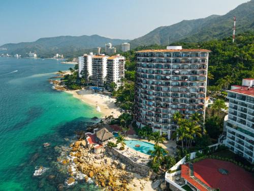 South Shore Hotel Area Apartment | Ocean Front Penthouse Newly Renovated, Sleeps 6, Casa Agua, Girasol