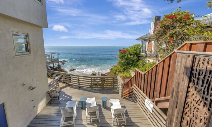 Diamond Crestview House | OCEAN FRONT! Private stairs from home to BEACH! Unit A