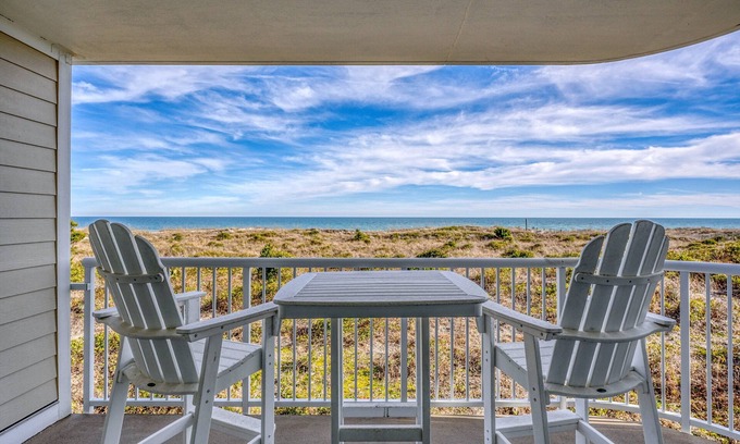 Shell Island Condo | Ocean Front/Beach Front Wrightsville Beach, NC - Newly Renovated 3 BR/3 BA