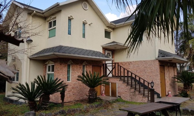 Aewol House | Ocean Garden Pension