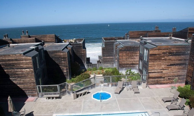 Monterey Condo | Ocean Harbor 110 - Monterey Condo - Oceanview, Surf Sounds