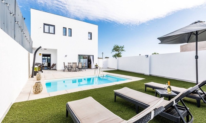 Torre del Mar Ski Chalet | Ocean House Torre del Mar