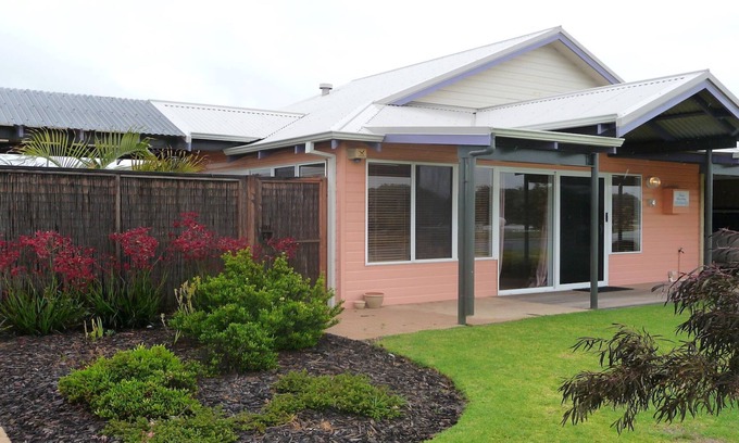 Collingwood Park Villa | Ocean Mist Villa - Beachside Villa