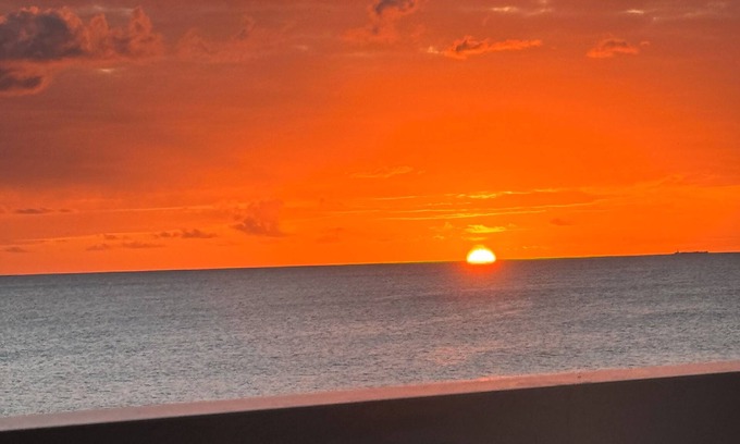 Makaha Condo | Ocean Oasis steps away w/private lagoon.