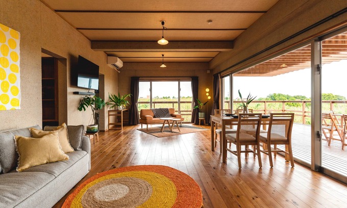 Shiraho Villa | Ocean Palm Villa