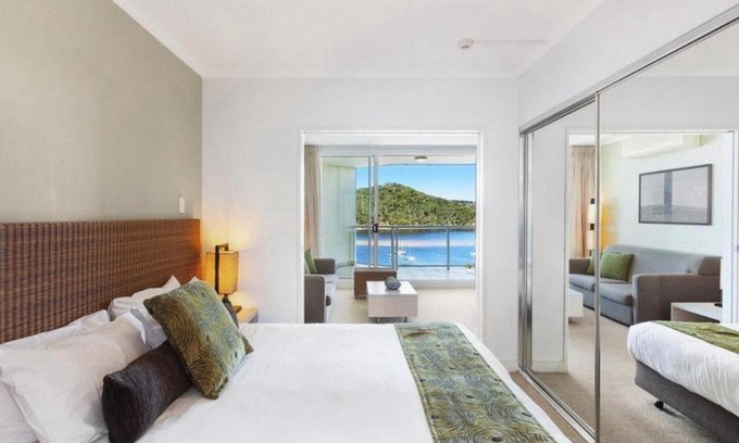 Ettalong Beach House | Ocean Panorama - 1 Bedroom Oceanview Apt