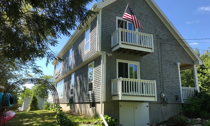 East Boothbay Cottage | Ocean Point-4 bedrooms, 2 full baths - "Peace Restored"
