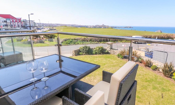 Lusty Glaze Apartment | Ocean Seven