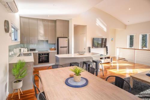 Mollymook House | Ocean Stays - Mollymook