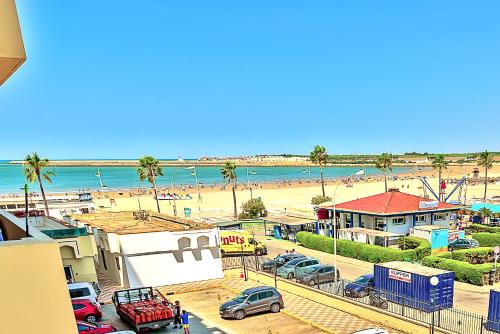 Valdelagrana Apartment | Ocean View Beach Apartment with Pool & Balconies