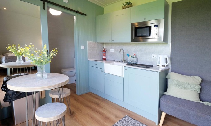 Oldwalls Ski Chalet | Ocean View 4 - 1 Bedroom Modern Pod - Llanrhidian
