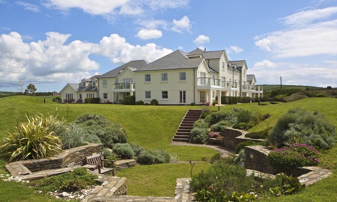 Thurlestone Cottage | OCEAN VIEW APARTMENT, pet friendly, with a garden in Thurlestone