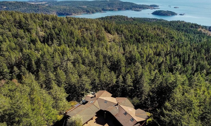 Metchosin House | Ocean-view estate surrounded by trees, perched atop Mount Matheson. Sleeps 12!